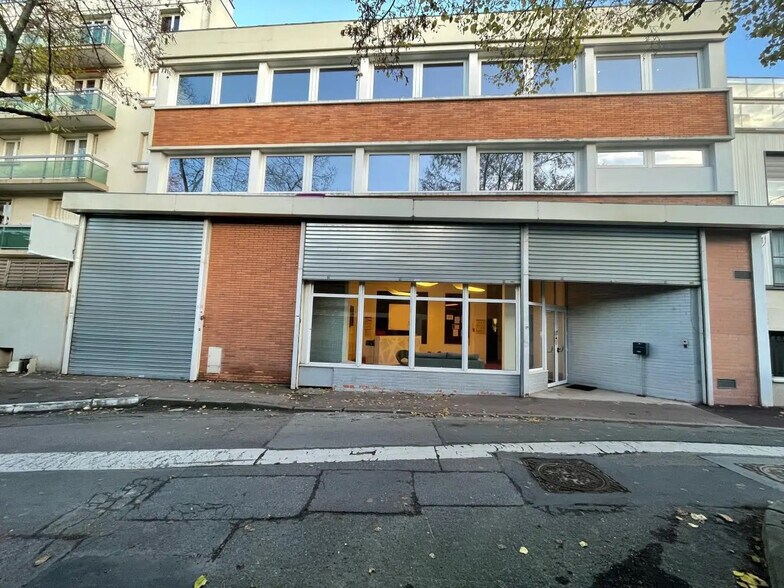 Flex in Saint-Cloud for sale - Building Photo - Image 1 of 17