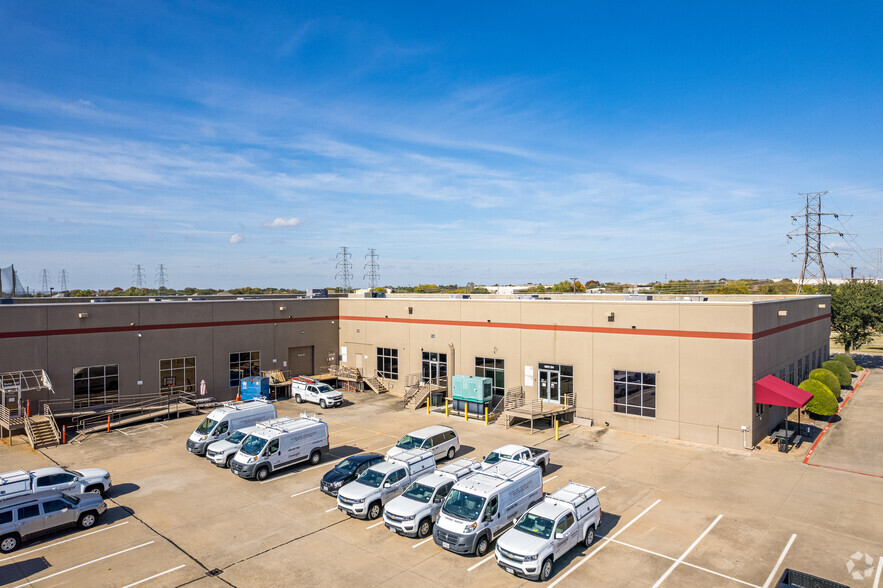 2304 Tarpley Rd, Carrollton, TX for lease - Building Photo - Image 2 of 7