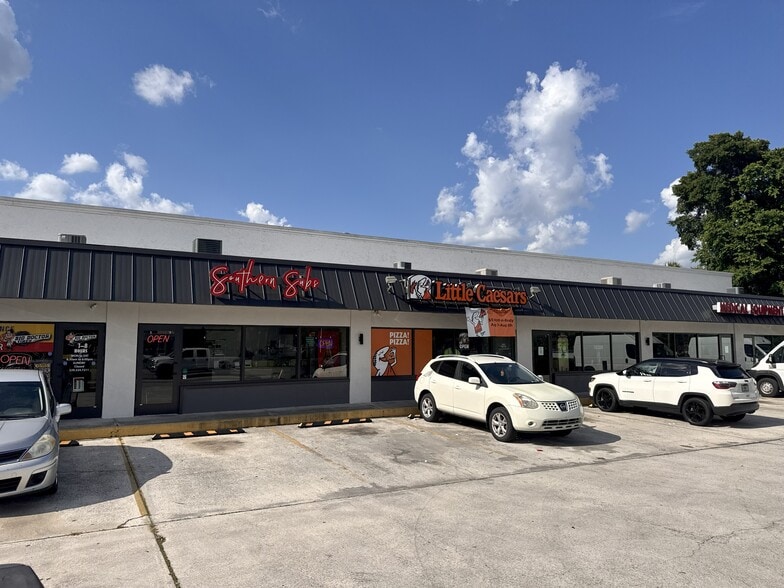 560 NE Pine Island Rd, North Fort Myers, FL for lease - Building Photo - Image 2 of 7