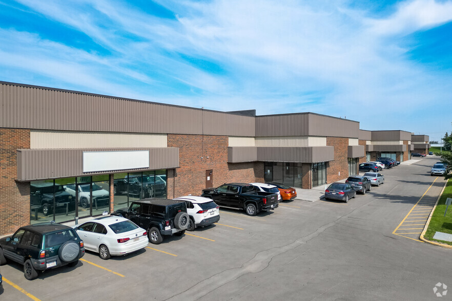 3805-3905 29th St NE, Calgary, AB for lease - Primary Photo - Image 1 of 7