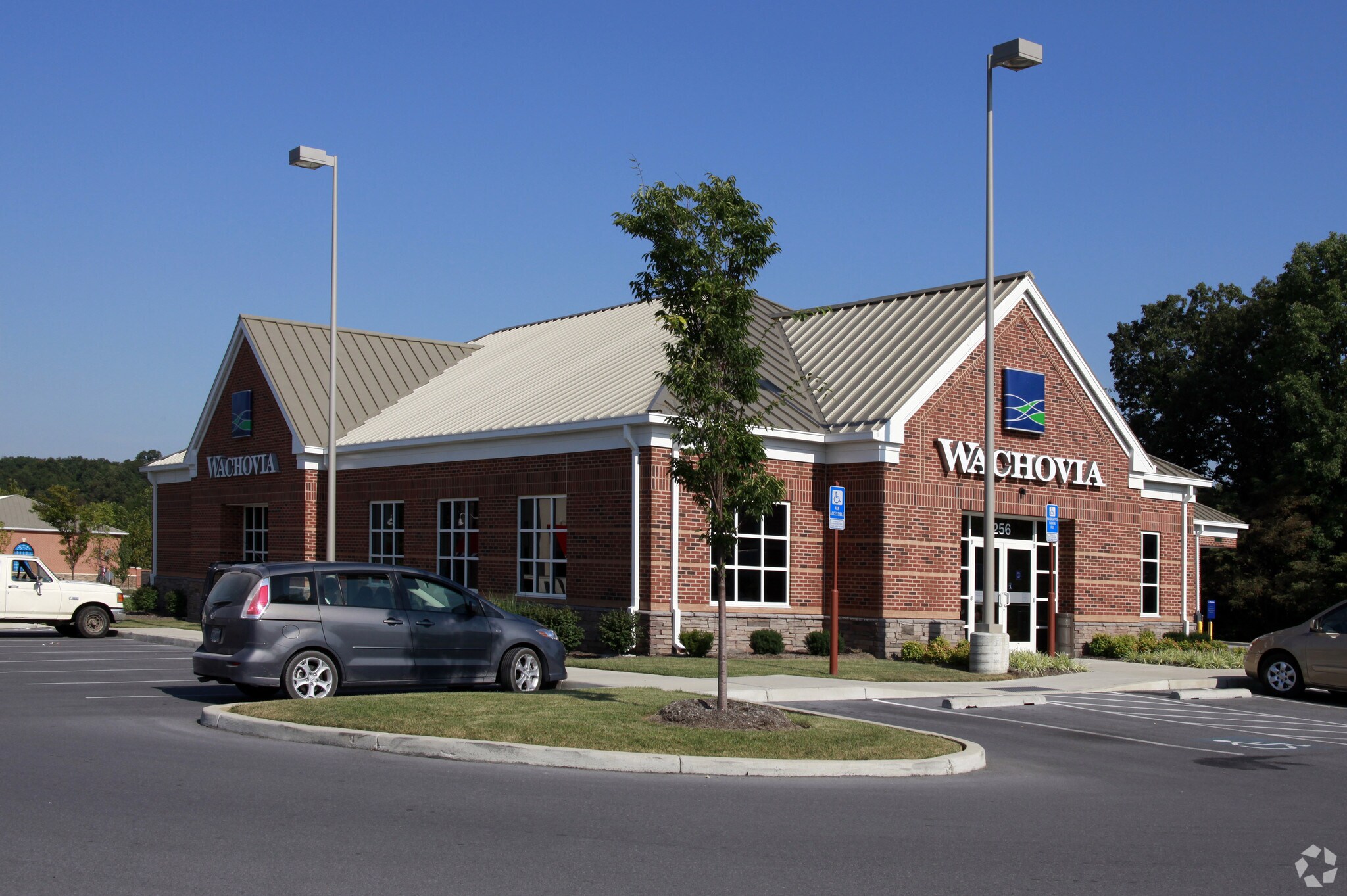 256 Crooked Run Plz, Front Royal, VA for sale Primary Photo- Image 1 of 1