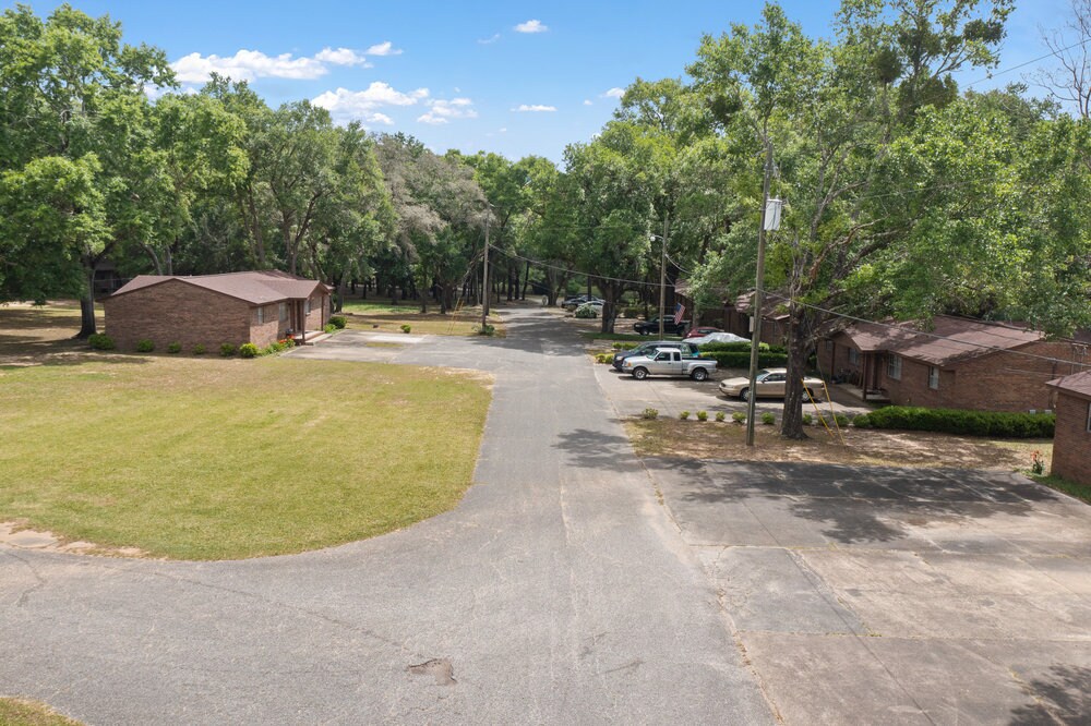 8640 Jernigan Rd, Pensacola, FL 32514