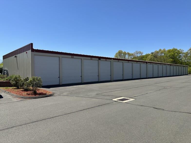 200 Old County Cir, Windsor Locks, CT for lease - Building Photo - Image 2 of 7