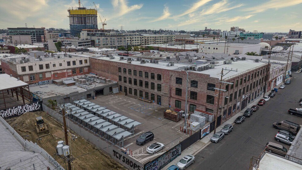 440 Seaton St, Los Angeles, CA for lease - Building Photo - Image 1 of 46