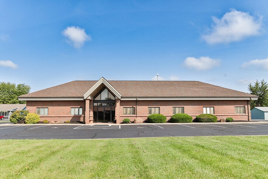 911 S Main St, Kenton, OH for sale - Building Photo - Image 1 of 1