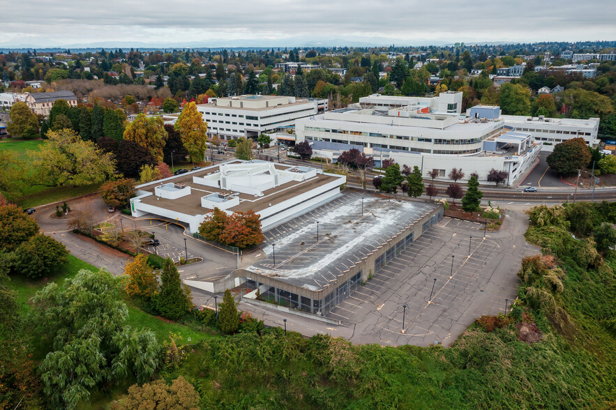 3325 N Interstate Ave, Portland, OR for sale - Building Photo - Image 3 of 5