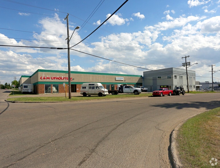8315 Davies Rd NW, Edmonton, AB for sale - Building Photo - Image 2 of 2