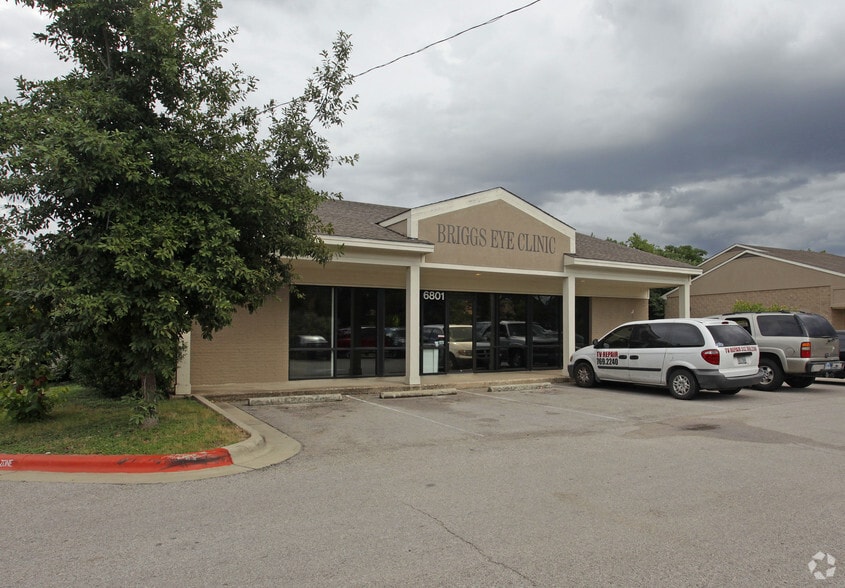 6801 Manchaca Rd, Austin, TX for lease - Building Photo - Image 3 of 8