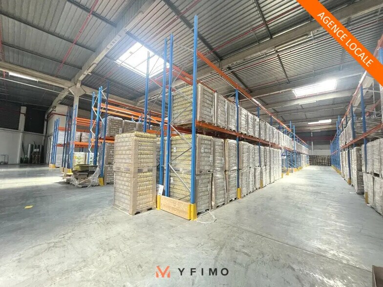 Flex in Épône for lease - Building Photo - Image 1 of 4