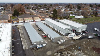 3060 W Clearwater Ave, Kennewick WA - Self Storage Facility