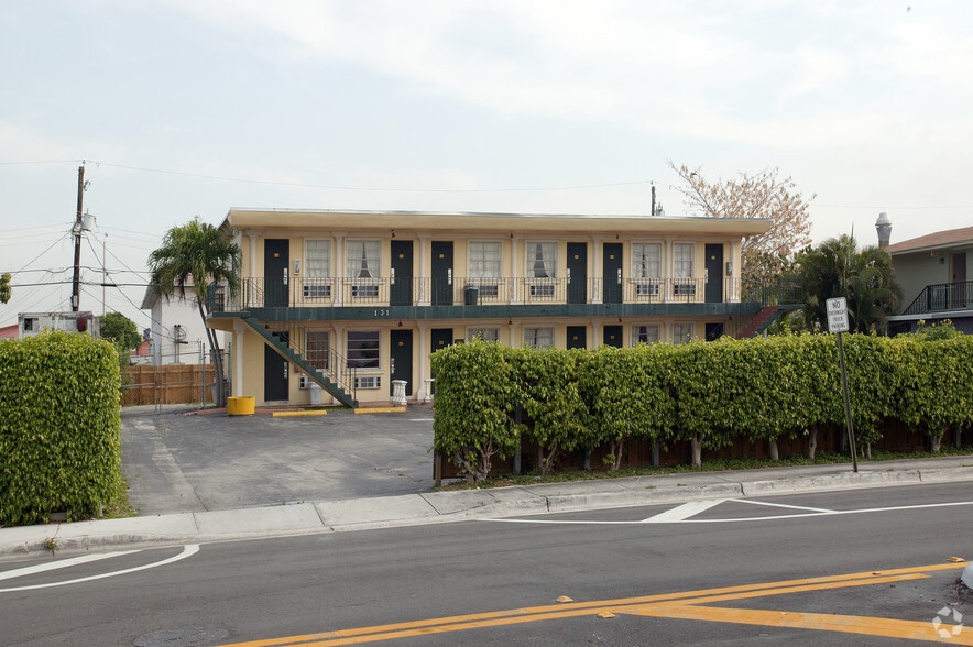 131 W 5th St, Hialeah, FL for sale - Building Photo - Image 2 of 2