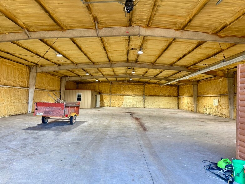 8211 W Georgetown Rd, Columbus, IN for sale - Building Photo - Image 2 of 11