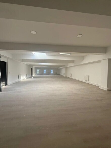 Office in Champigny-sur-Marne for lease - Interior Photo - Image 3 of 5