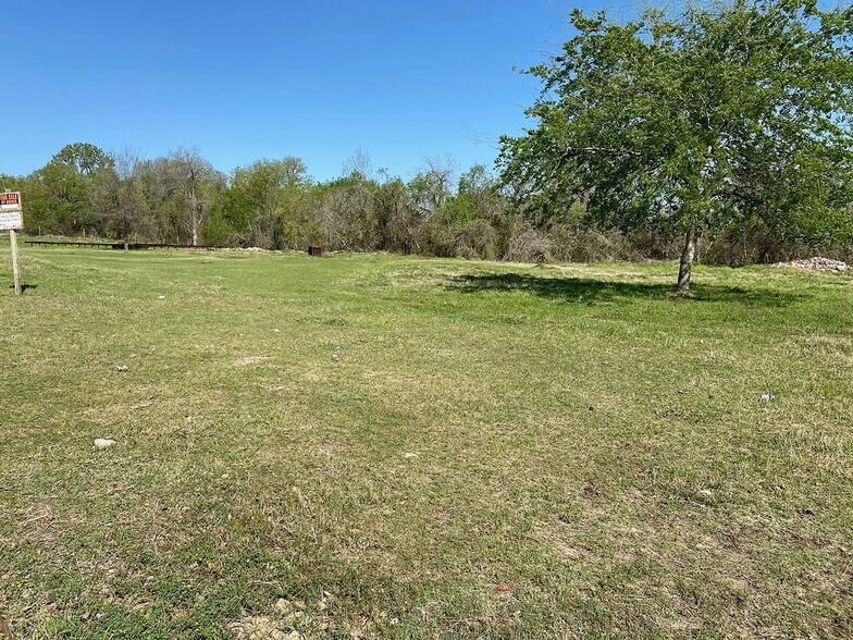 1505 E Main St, Brenham, TX 77833