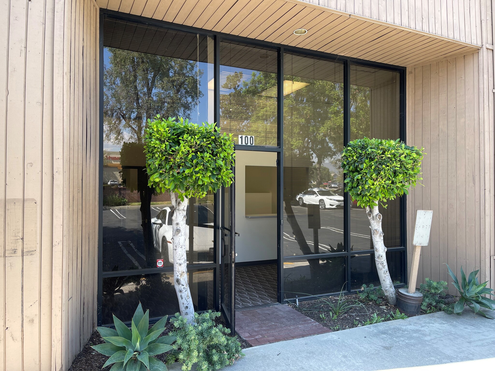 1126 W Foothill Blvd, Upland, CA for lease Interior Photo- Image 1 of 9