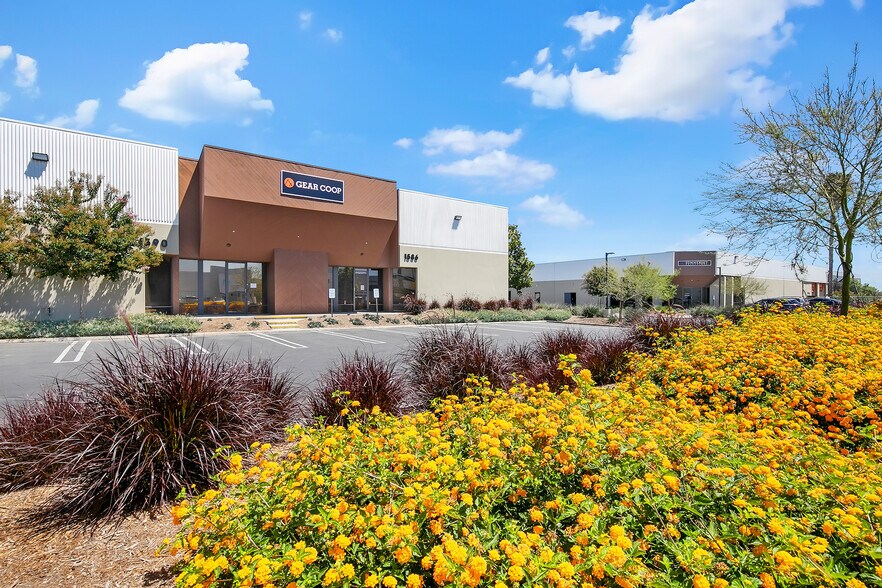 1575 Sunflower Ave Costa Mesa Ca 92626 Property Record Loopnet Com