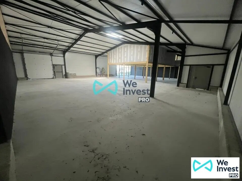 Retail in Bétheny for lease Building Photo- Image 1 of 13