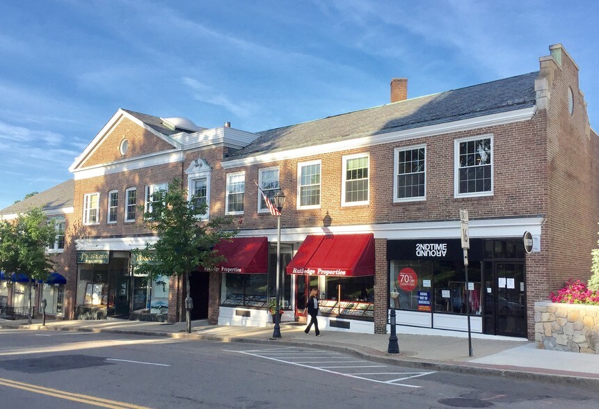 570574 Washington St, Wellesley, MA 02482