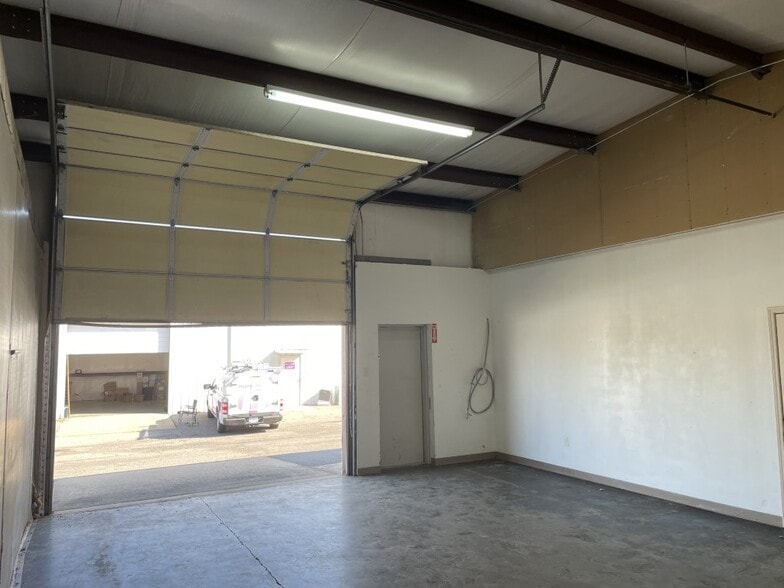 1506 Prickett Rd, Bryant, AR for sale - Interior Photo - Image 2 of 18