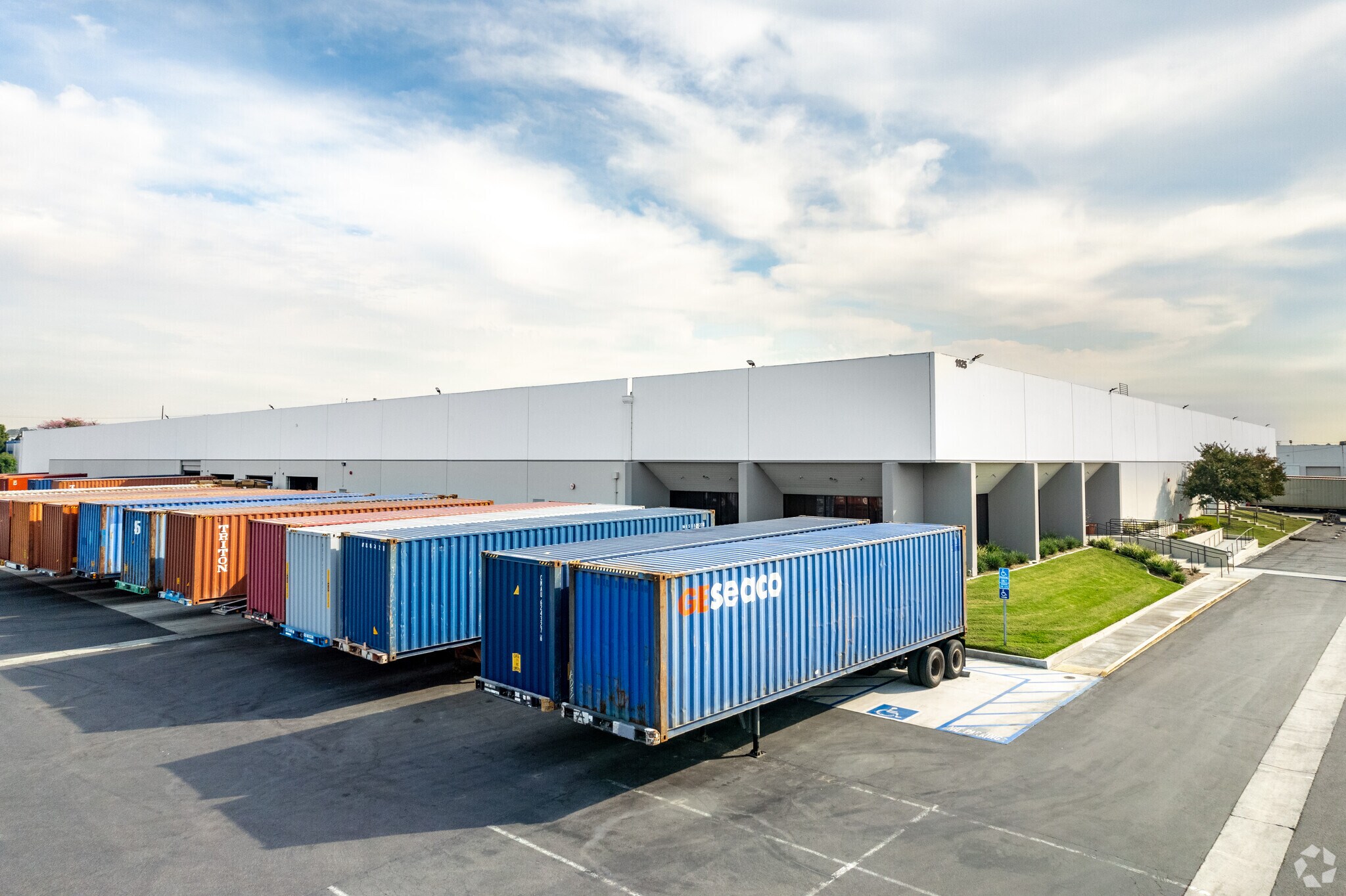 1925 E Dominguez St, Carson, CA for sale Primary Photo- Image 1 of 1