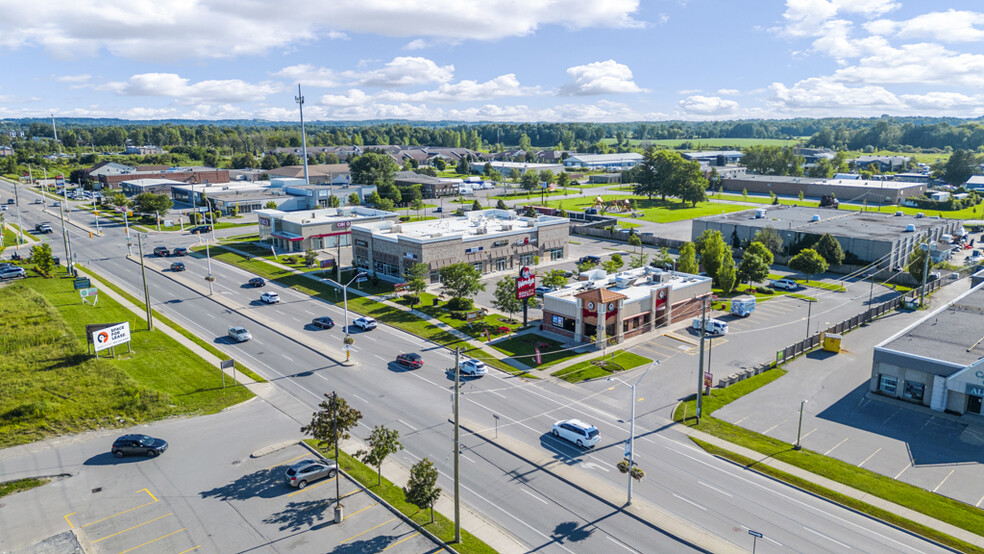 1960 Hyde Park Rd, London, ON for lease - Building Photo - Image 1 of 6