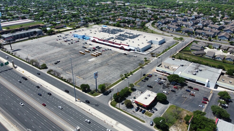 2015 SW Loop 410, San Antonio, TX for lease - Building Photo - Image 1 of 18