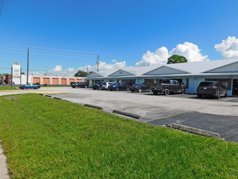 280-294 Clearlake Rd, Cocoa, FL for lease - Building Photo - Image 2 of 9