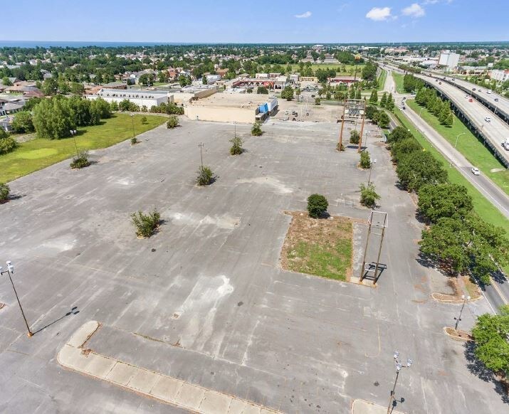 Service Rd Read Blvd, New Orleans, LA 70127