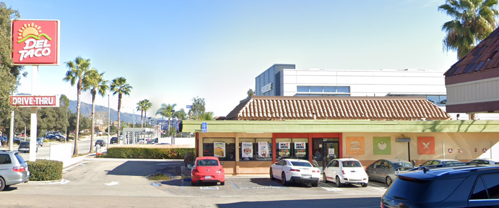 3566 E Foothill Blvd, Pasadena, CA for sale - Primary Photo - Image 1 of 1