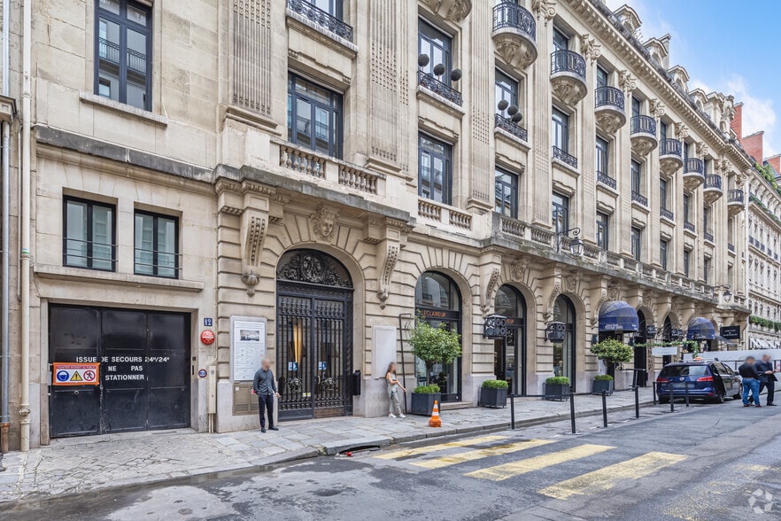 9-11 Rue Royale, Paris for lease - Building Photo - Image 1 of 10
