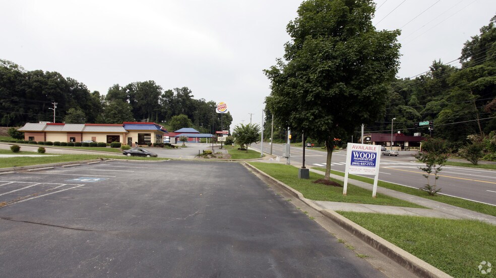 2714 Chapman Hwy, Knoxville, TN 37920