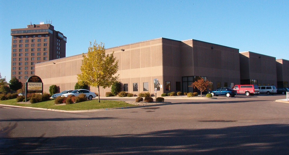 6601 Parkway Cir, Brooklyn Center, MN for lease - Building Photo - Image 3 of 7