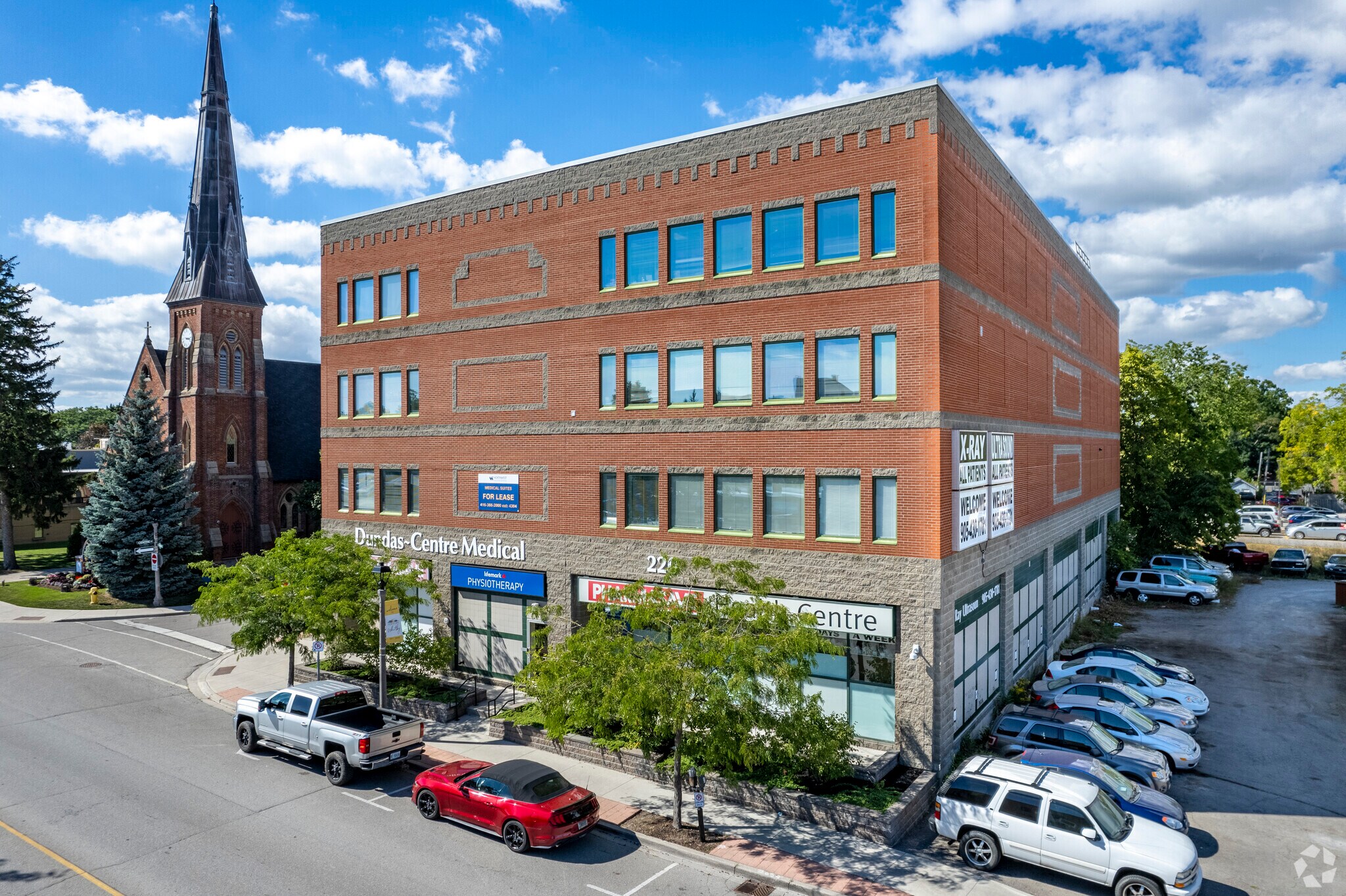 220 Dundas St W, Whitby L1N 8M7 DundasCentre Medical