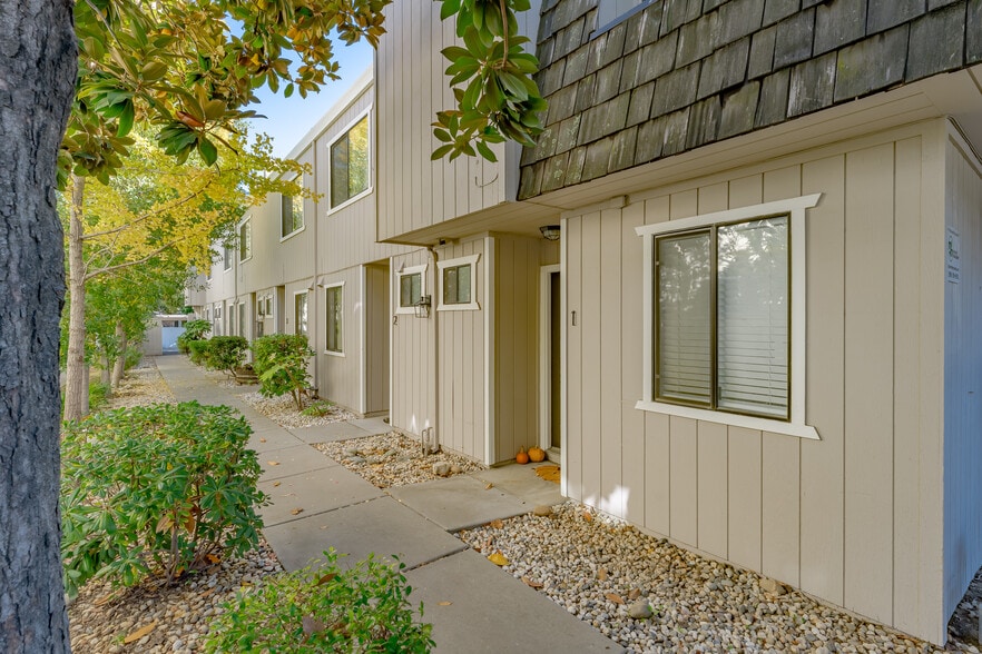 1043 39th St, Sacramento, CA for sale - Building Photo - Image 3 of 17
