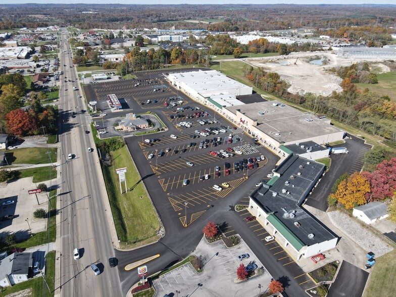 2605-2631 16th St, Bedford, IN for lease - Building Photo - Image 3 of 8