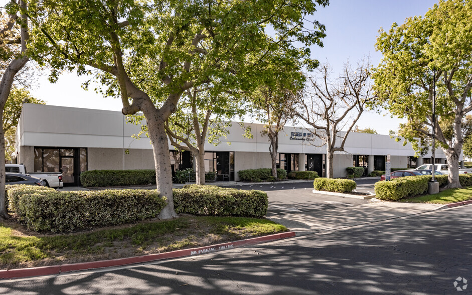 5135 Edison Ave, Chino, CA for lease - Building Photo - Image 1 of 5