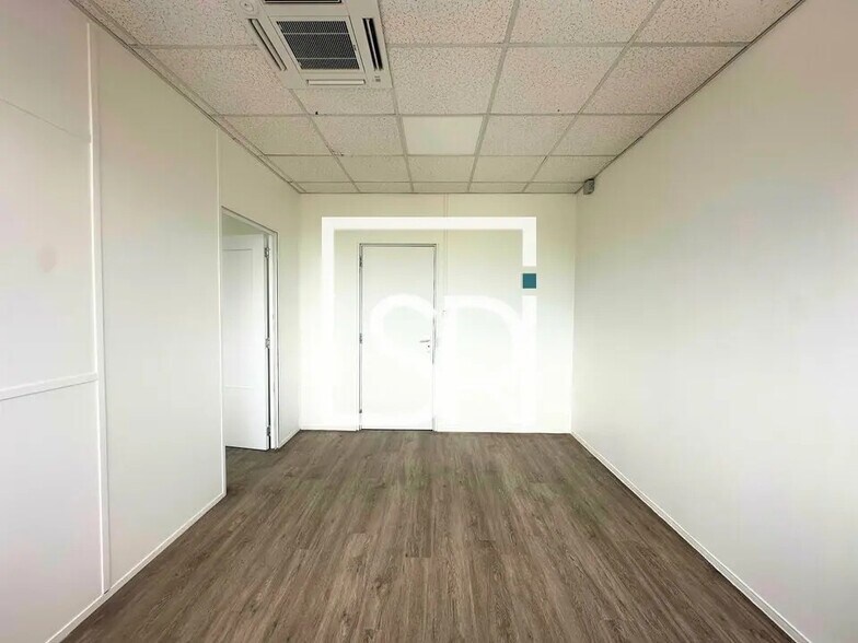 Office in Cournon-d'Auvergne for lease - Building Photo - Image 2 of 57