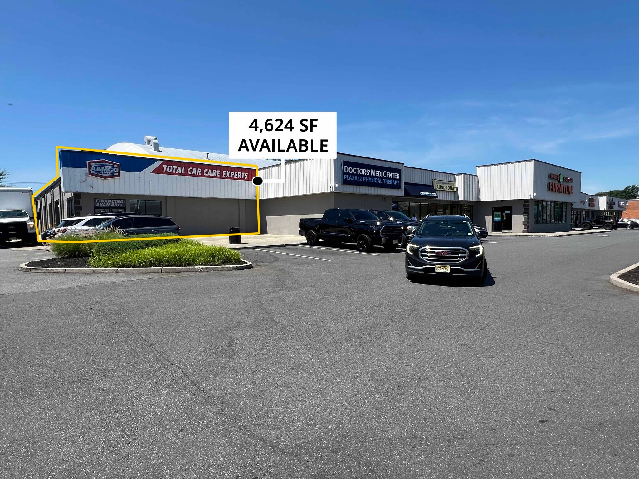 833-835 Roosevelt Ave, Carteret, NJ for lease Building Photo- Image 1 of 8