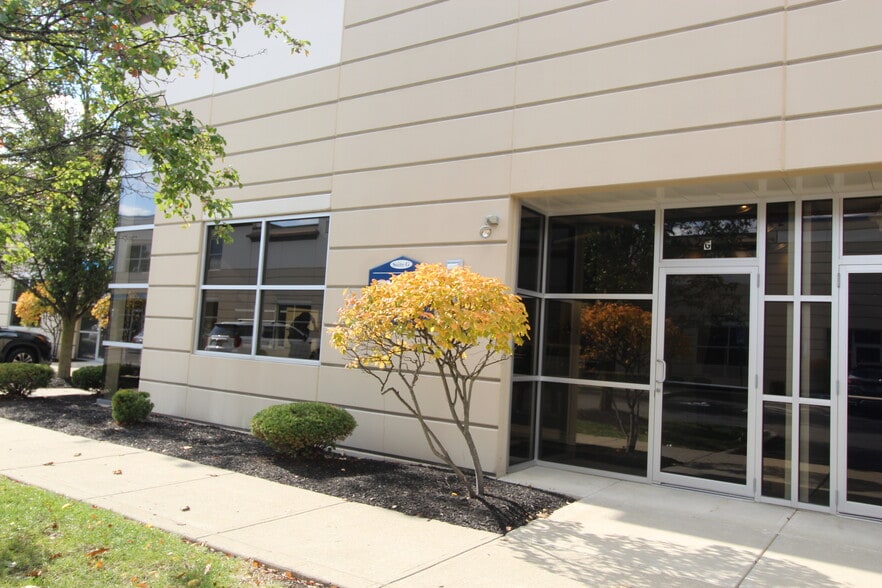 200 Hoff Rd, Westerville, OH for lease - Building Photo - Image 1 of 12