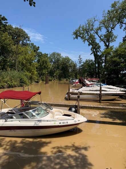 East Island Marina portfolio of 5 properties for sale on LoopNet.com - Building Photo - Image 2 of 21