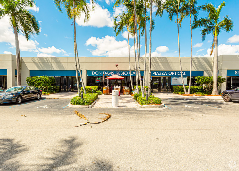 8200-8210 NW 27 St, Miami, FL for lease - Building Photo - Image 2 of 4