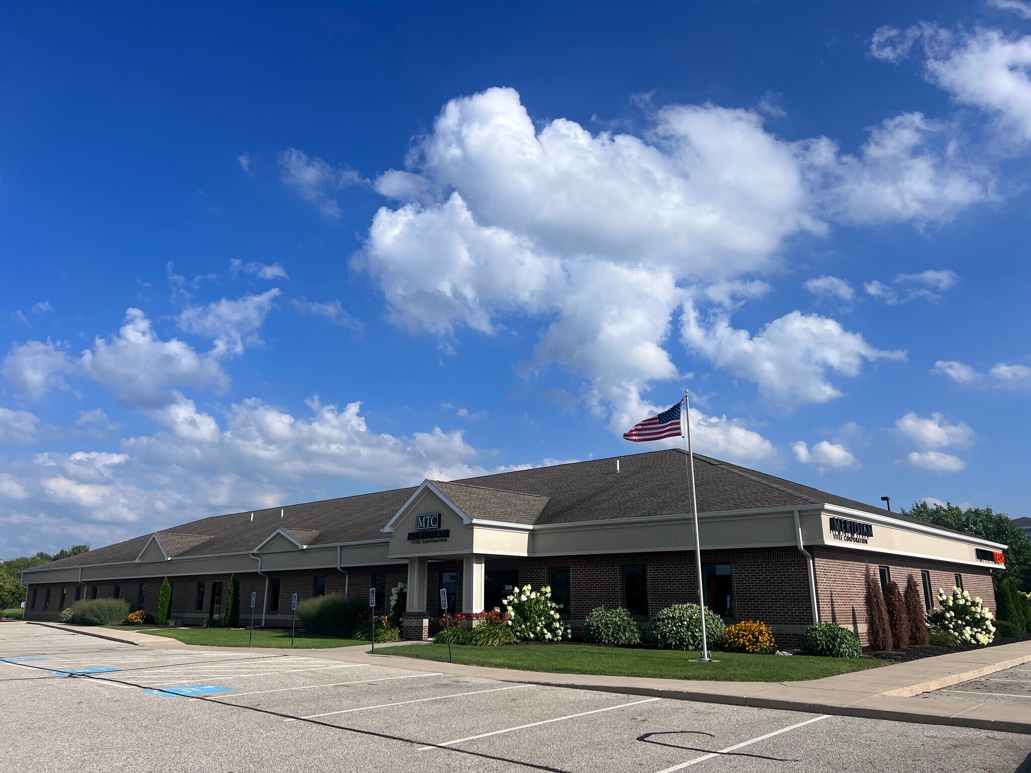 881 Parkway Ave, Elkhart, IN for sale Primary Photo- Image 1 of 1