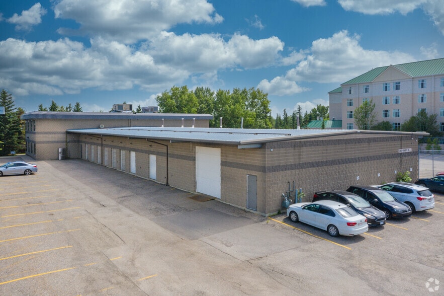 2415 Pegasus Rd NE, Calgary, AB for sale - Primary Photo - Image 1 of 1