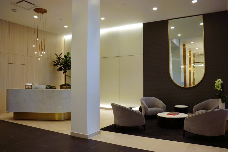 10921 Wilshire Blvd, Los Angeles, CA for lease - Interior Photo - Image 3 of 41