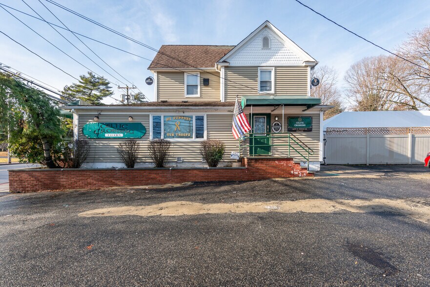 83 Pulaski Rd, Kings Park, NY for sale - Building Photo - Image 1 of 1