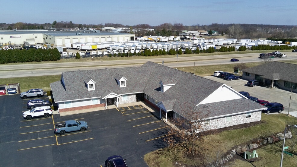 4517 Woodgate Dr, Janesville, WI for lease - Building Photo - Image 2 of 5