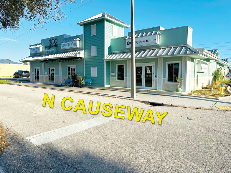 302 N Causeway, New Smyrna Beach, FL for lease - Building Photo - Image 2 of 2