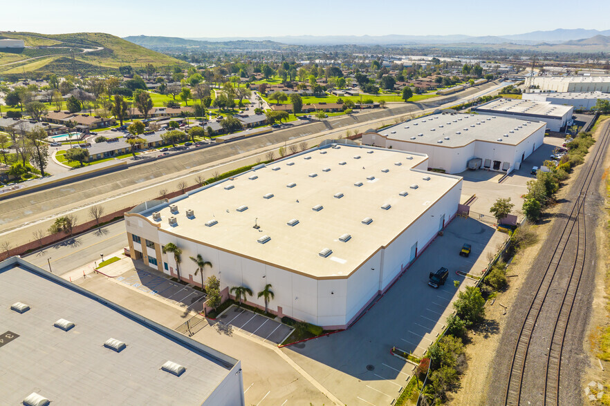 3463 Grapevine St, Jurupa Valley, CA for lease - Building Photo - Image 3 of 6