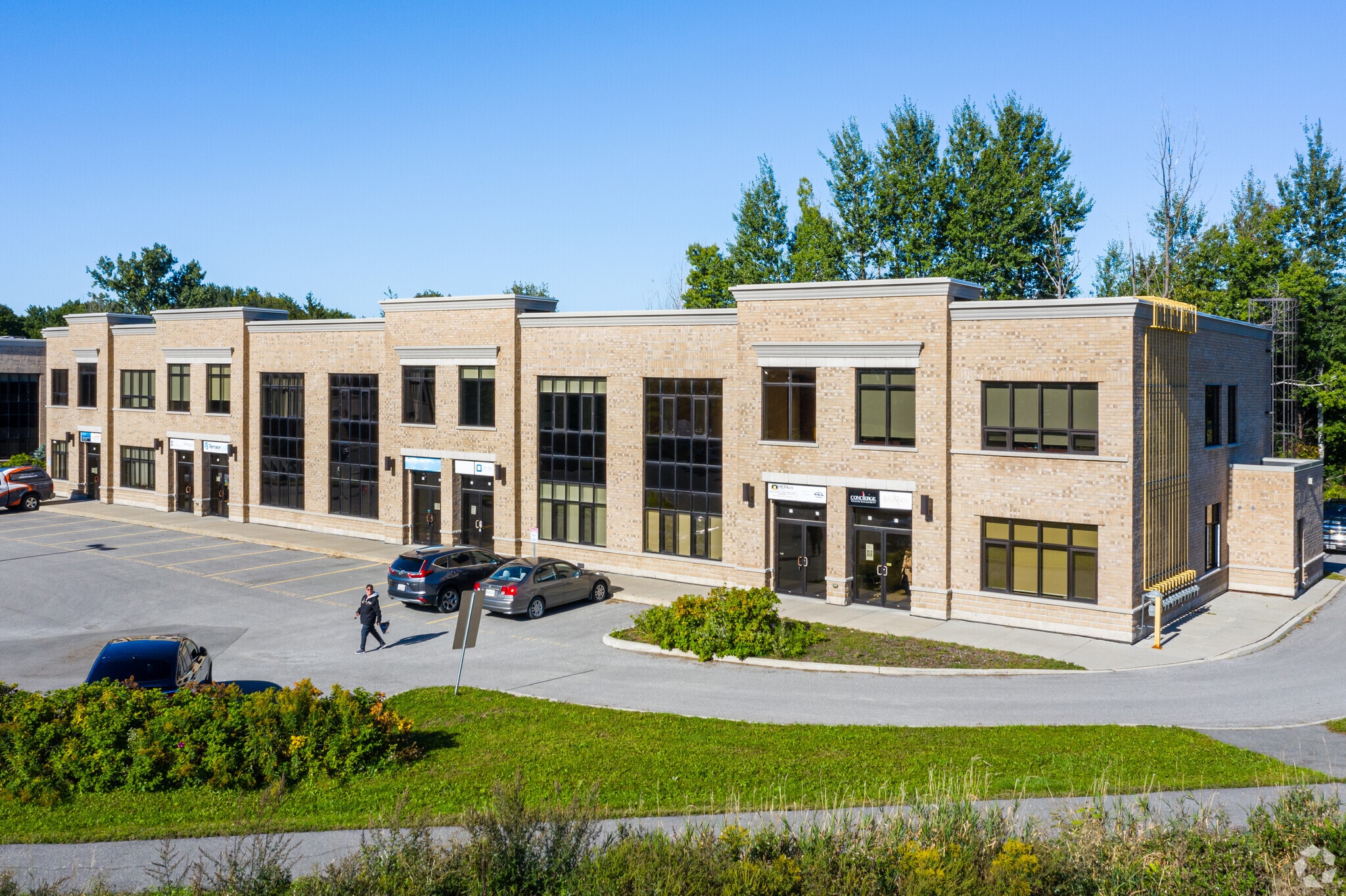 120 Terence Matthews Cres, Ottawa, ON for sale Primary Photo- Image 1 of 1