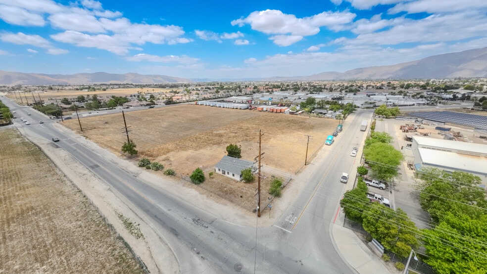 1011 W 7th St, San Jacinto, CA for lease - Building Photo - Image 2 of 7